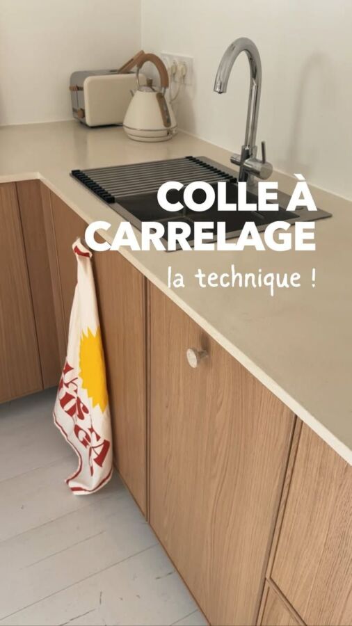 Application de colle pour carrelage