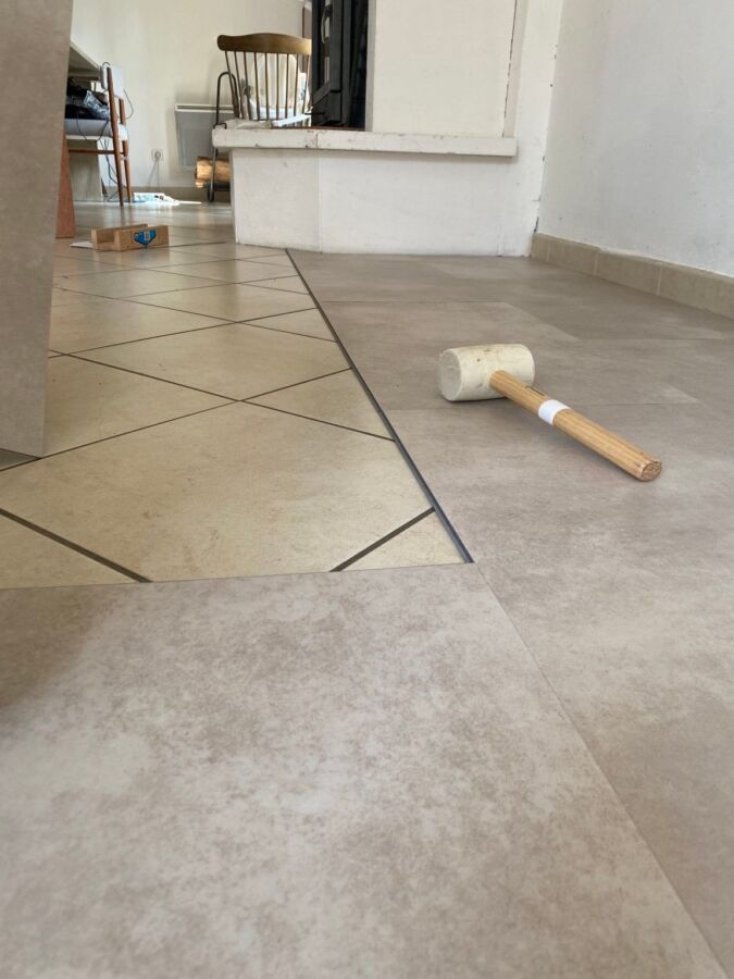 Utilisation natte de désolidarisation